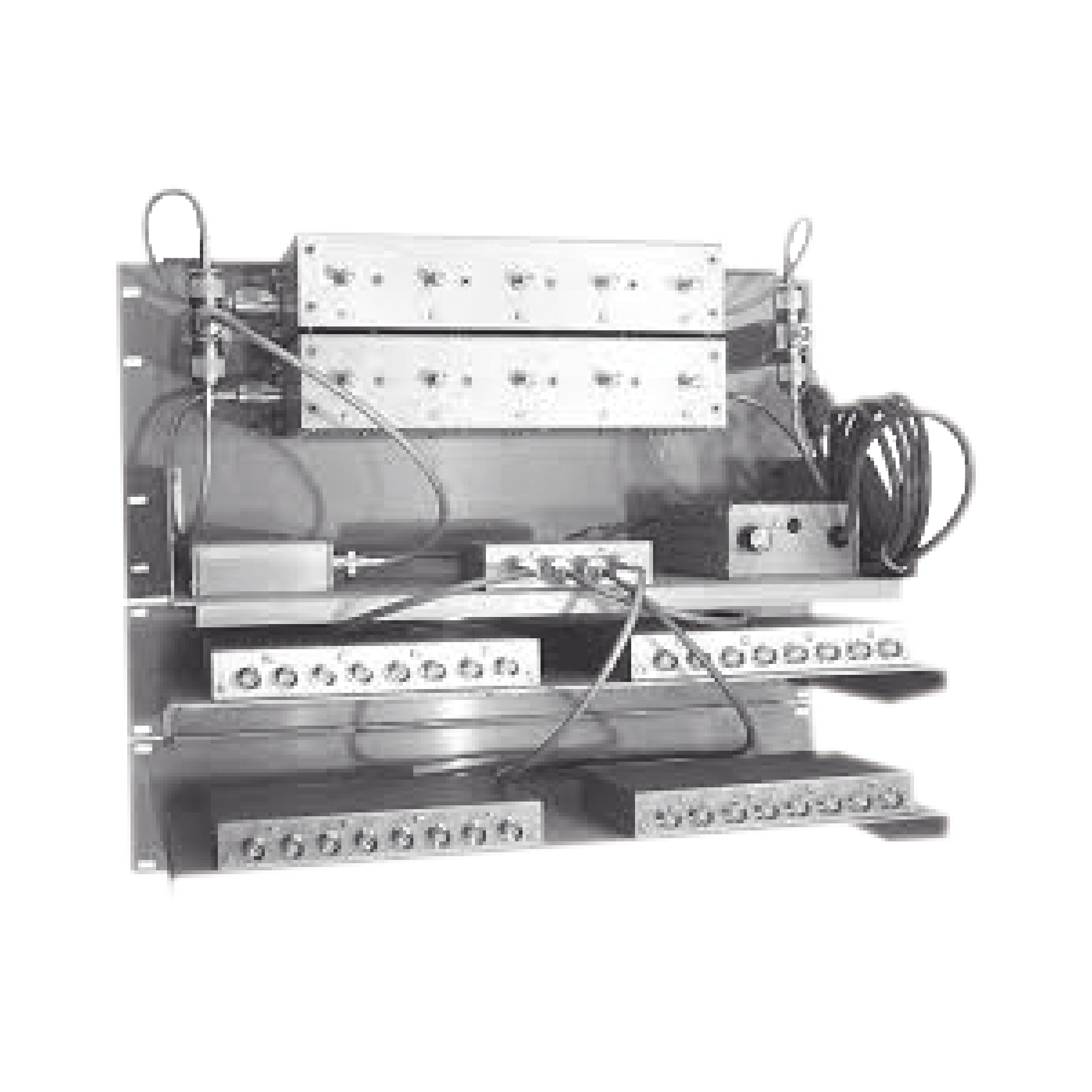 Multiacoplador-Doble Preselector, 300-512 MHz, 25-32 Canales, N/N, 3-4 MHz, 115 Vca / 13.6 Vcc.