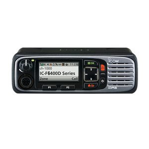 Radio móvil digital con pantalla a color de 1024 canales, en rango de 450-512MHz, GPS, y bluethooth. Incluye micrófono, cable de corriente y bracket.